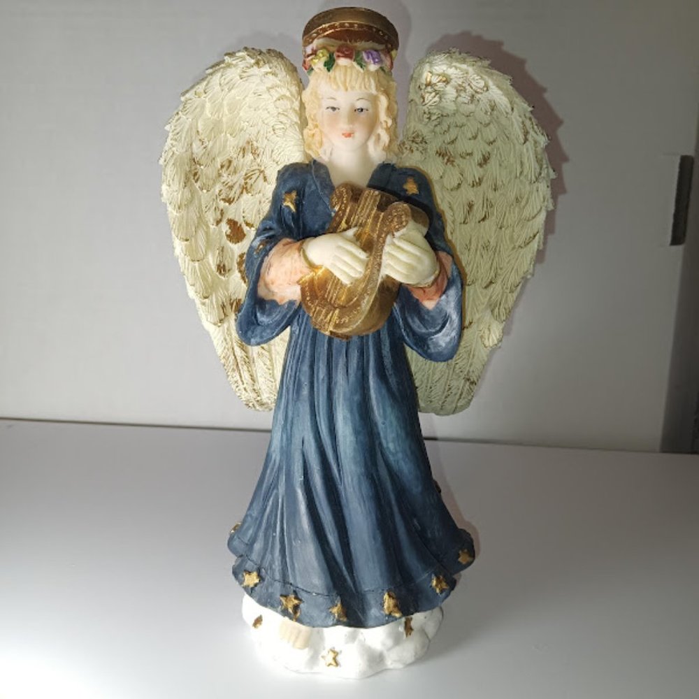 Angel playing harp